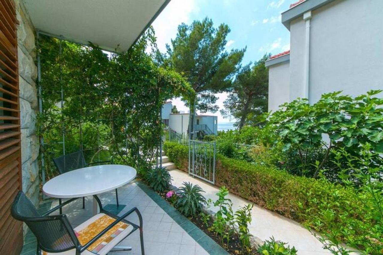 Apartments By The Sea Brela, Makarska - 20778 Eksteriør billede