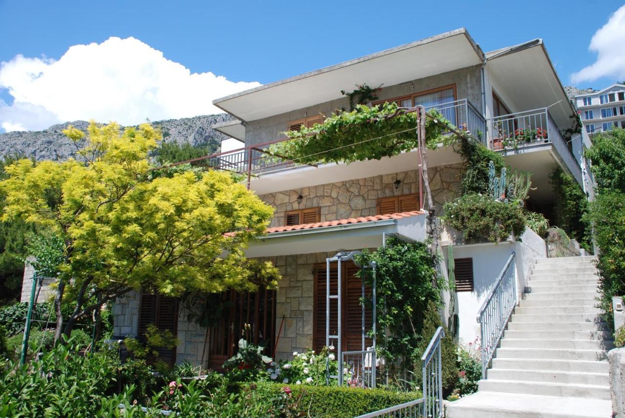 Apartments By The Sea Brela, Makarska - 20778 Eksteriør billede