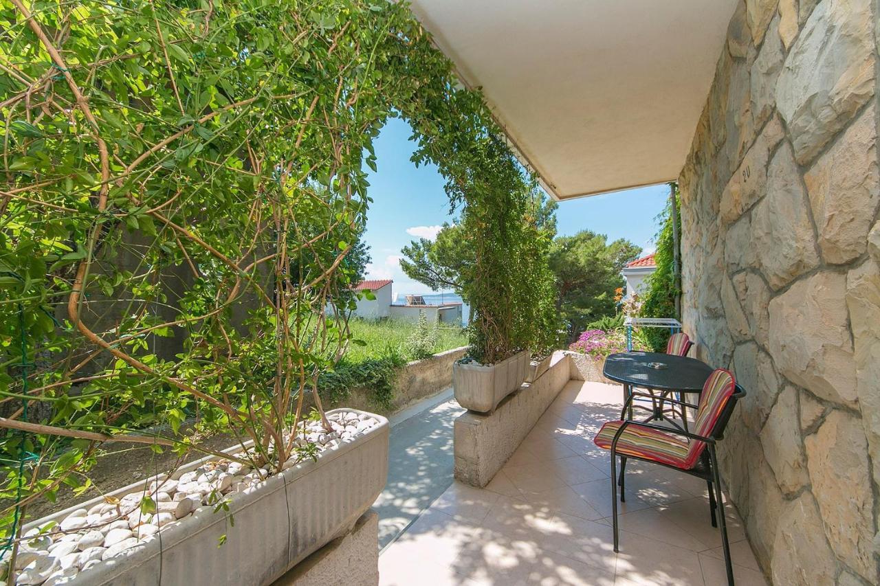 Apartments By The Sea Brela, Makarska - 20778 Eksteriør billede