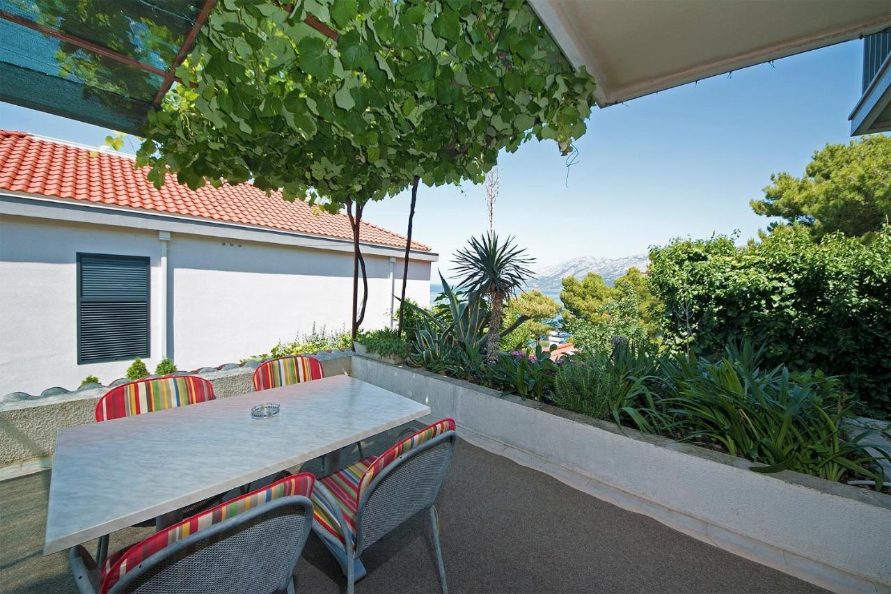 Apartments By The Sea Brela, Makarska - 20778 Eksteriør billede