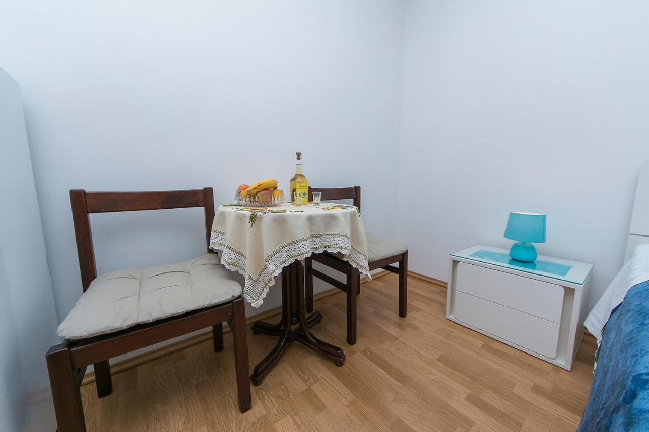 Apartments By The Sea Brela, Makarska - 20778 Eksteriør billede