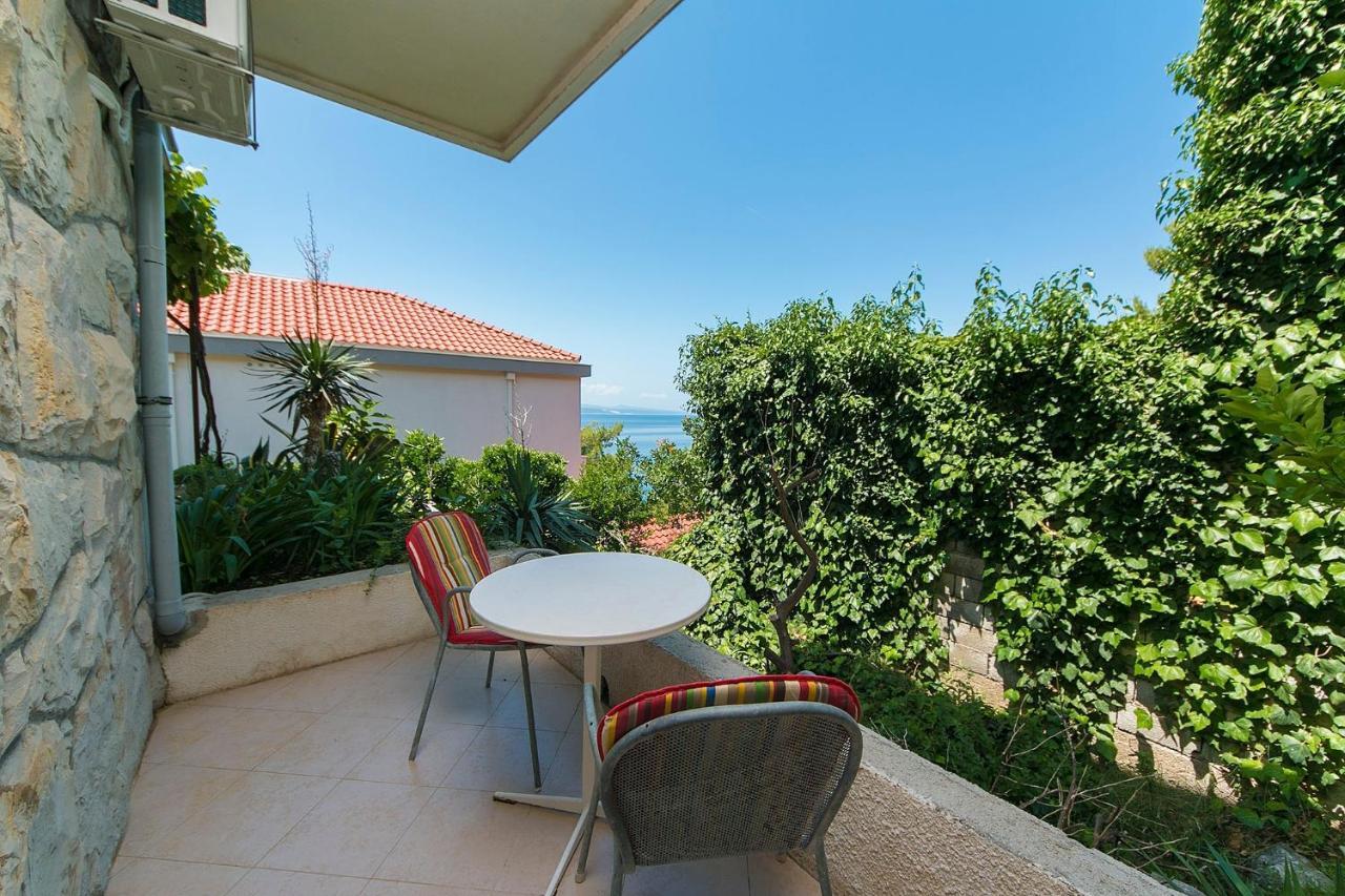 Apartments By The Sea Brela, Makarska - 20778 Eksteriør billede