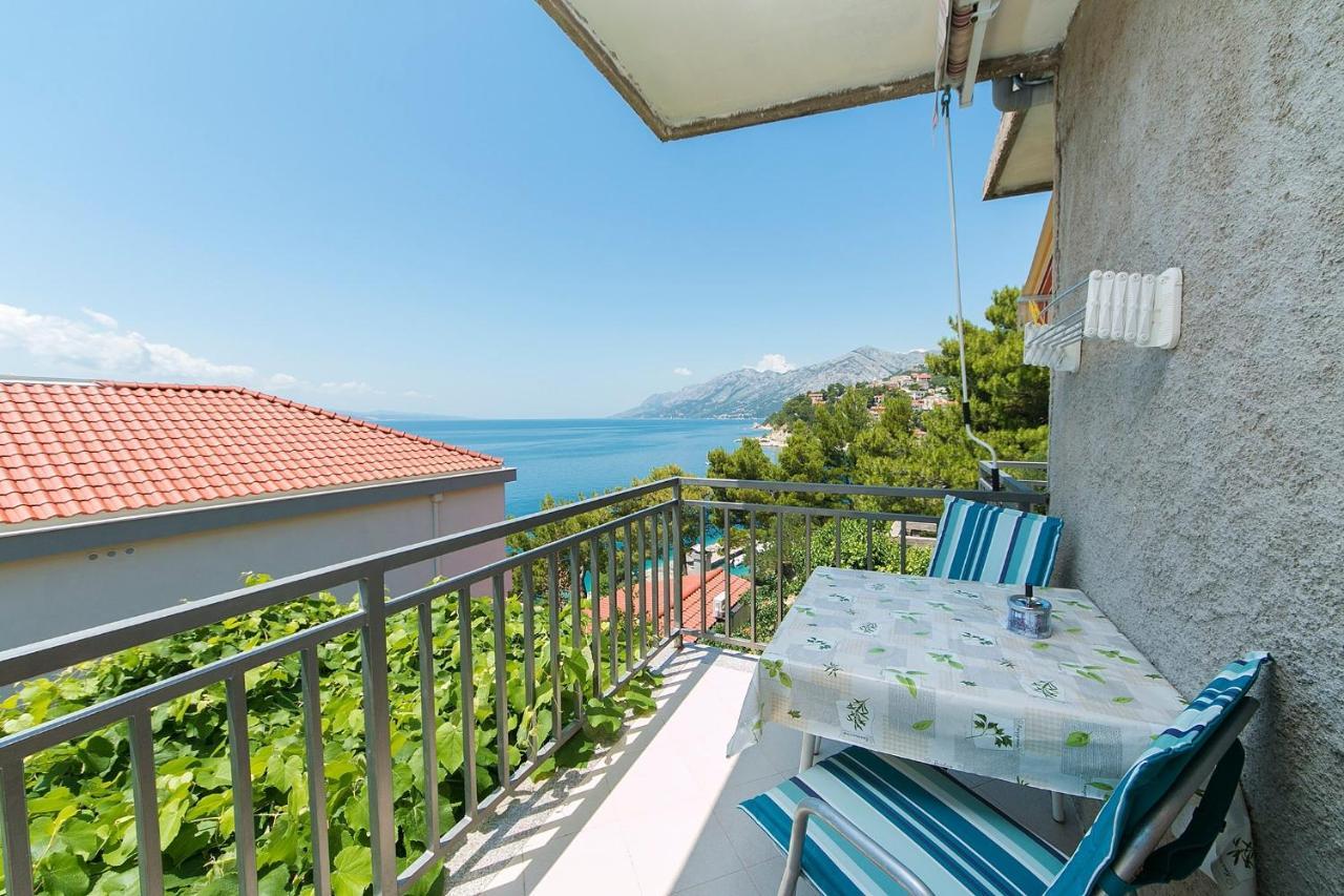 Apartments By The Sea Brela, Makarska - 20778 Eksteriør billede