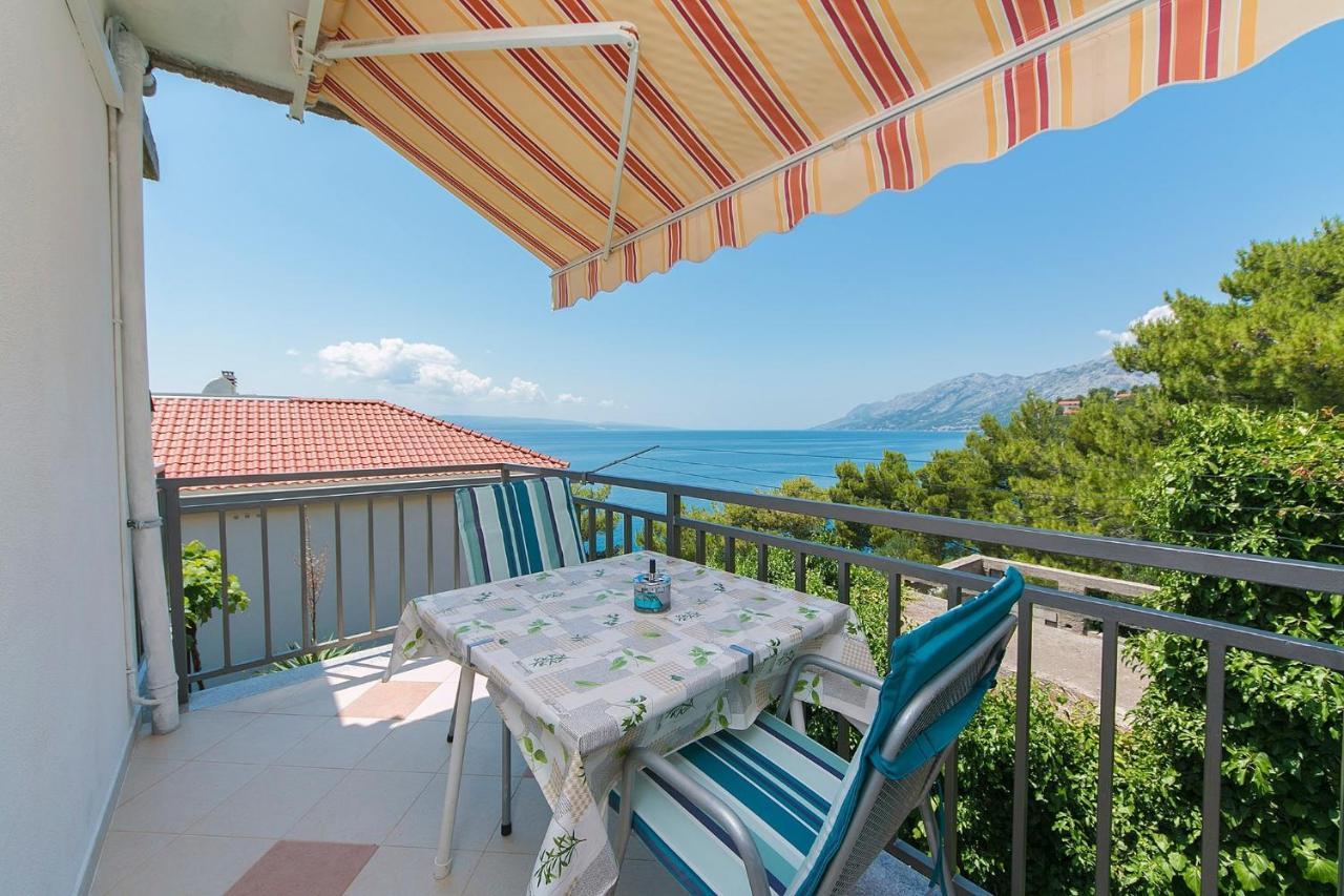 Apartments By The Sea Brela, Makarska - 20778 Eksteriør billede